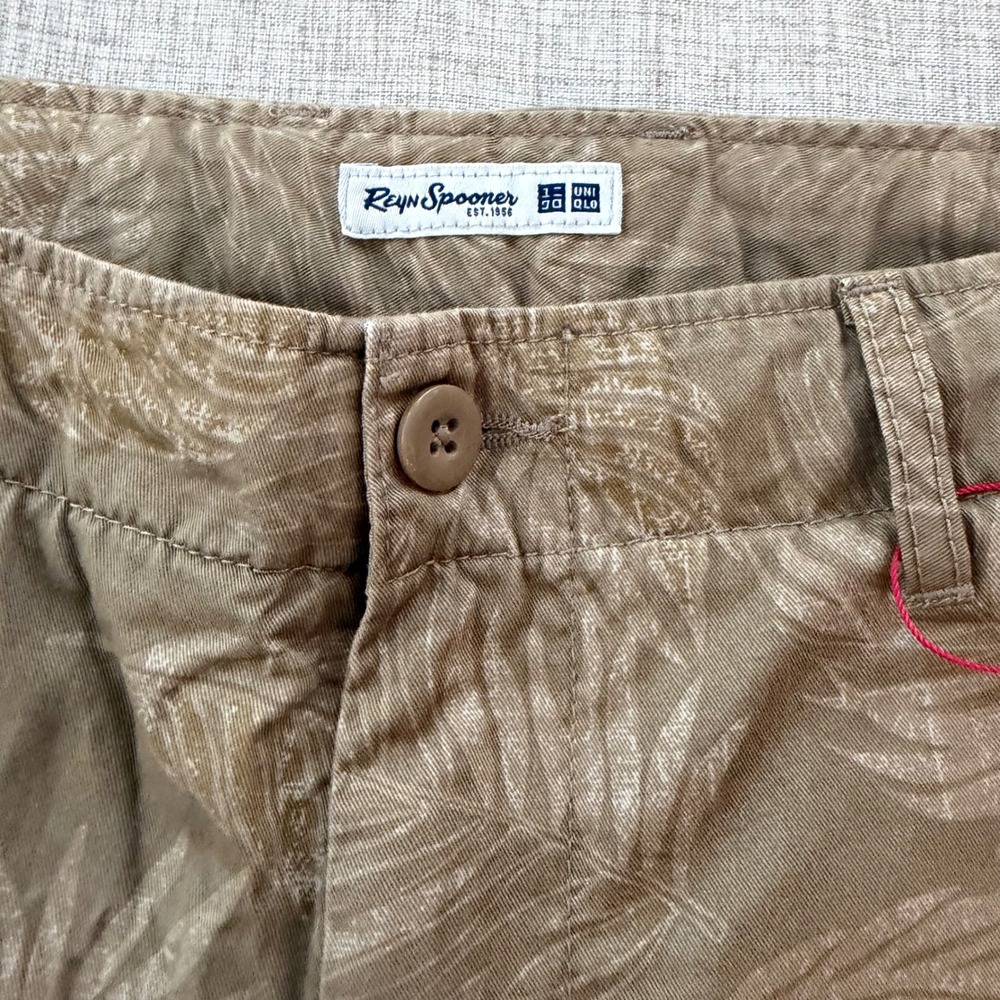 Reyn Spooner x Uniqlo Shorts Mens Medium Tropical Leaf Chino Khaki Tan - Picture 2 of 8